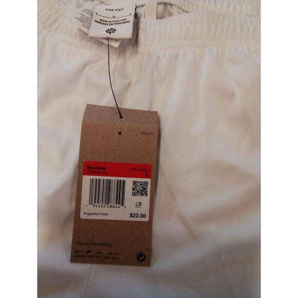 Women's Nike White Standard Fit Shorts Size Large Nwt Tag Attached Small Stain - Picture 6 of 12